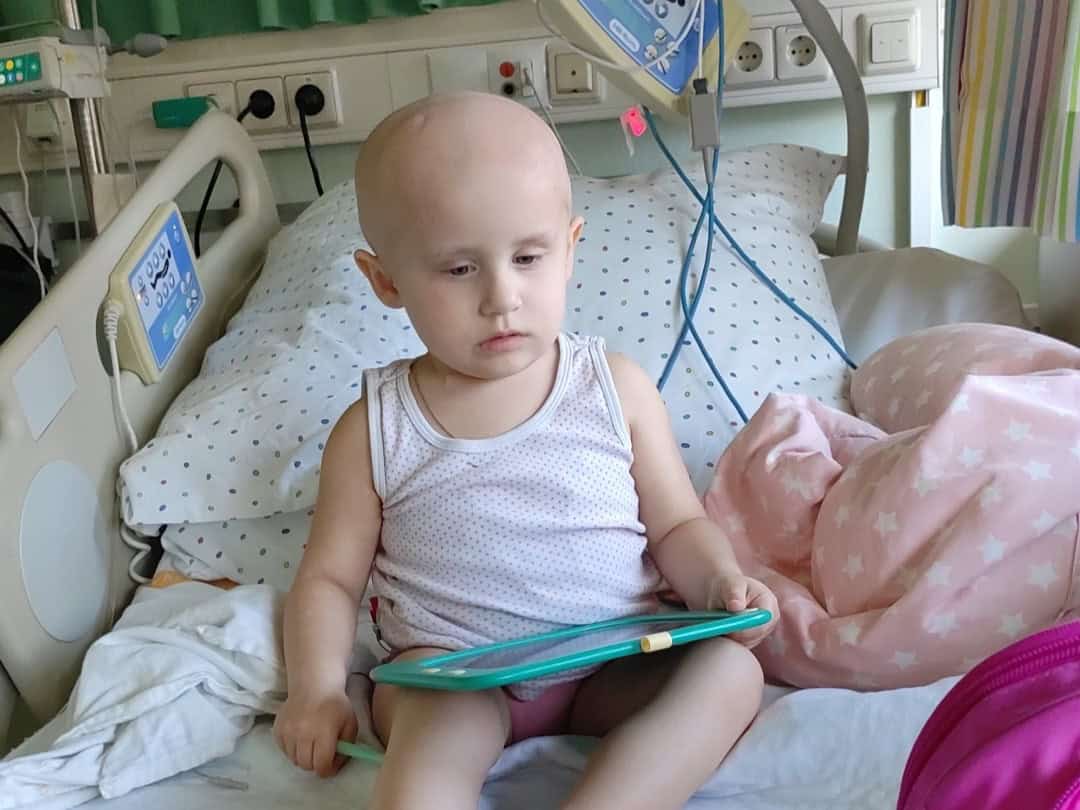 Alina Kyara aus Tuttlingen im Krankenhaus